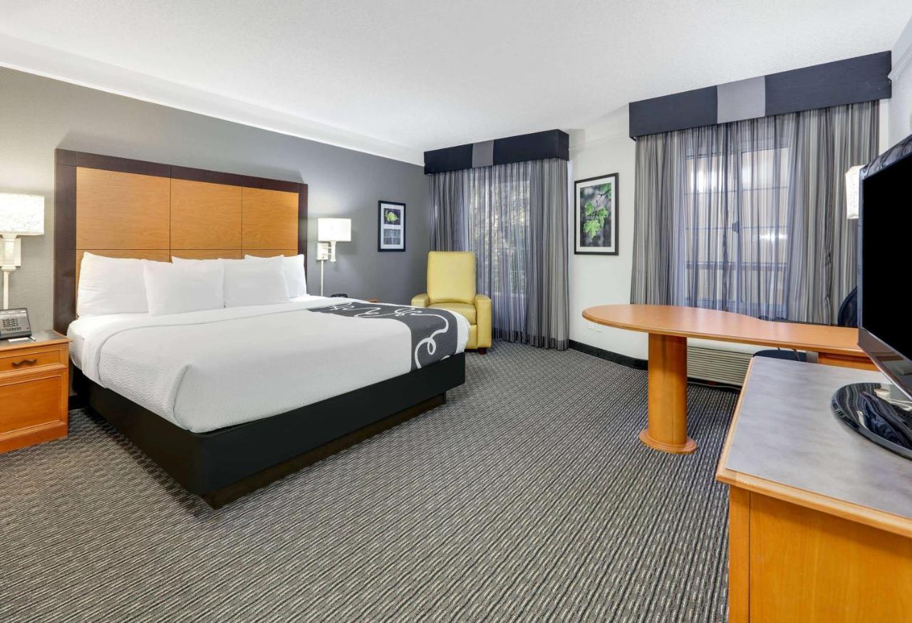 La Quinta By Wyndham Dallas - Addison Galleria Hotel Luaran gambar