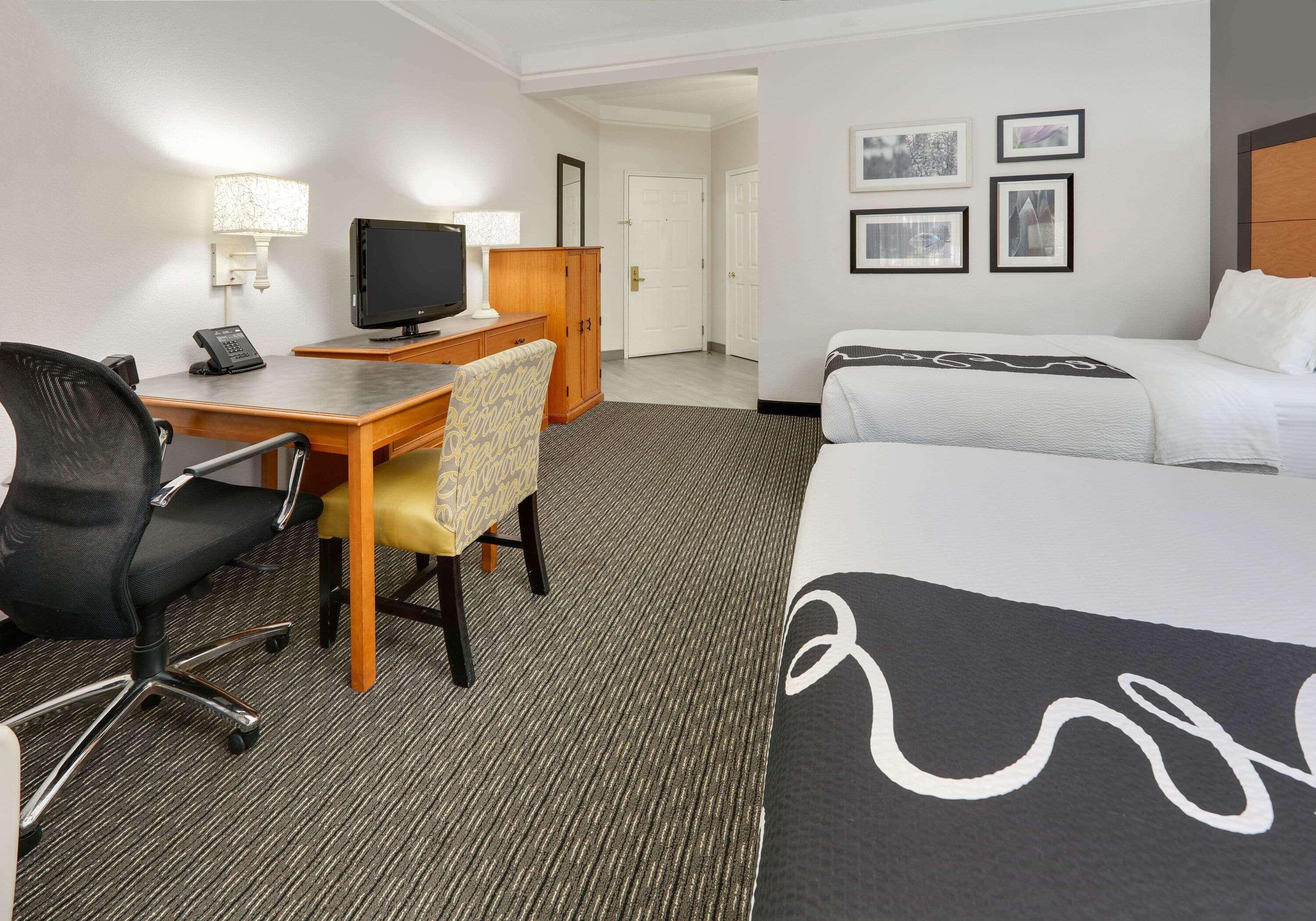 La Quinta By Wyndham Dallas - Addison Galleria Luaran gambar