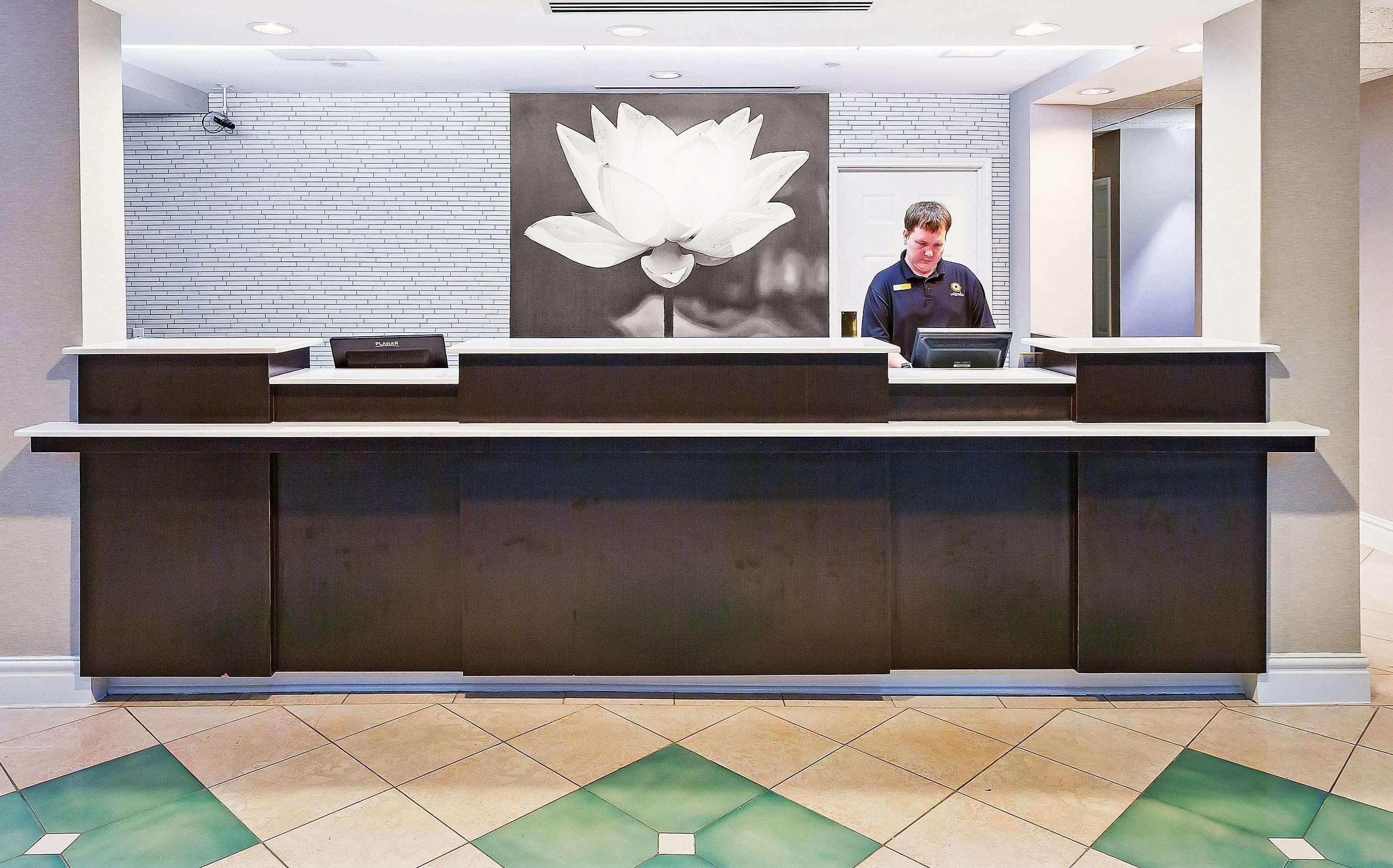 La Quinta By Wyndham Dallas - Addison Galleria Luaran gambar