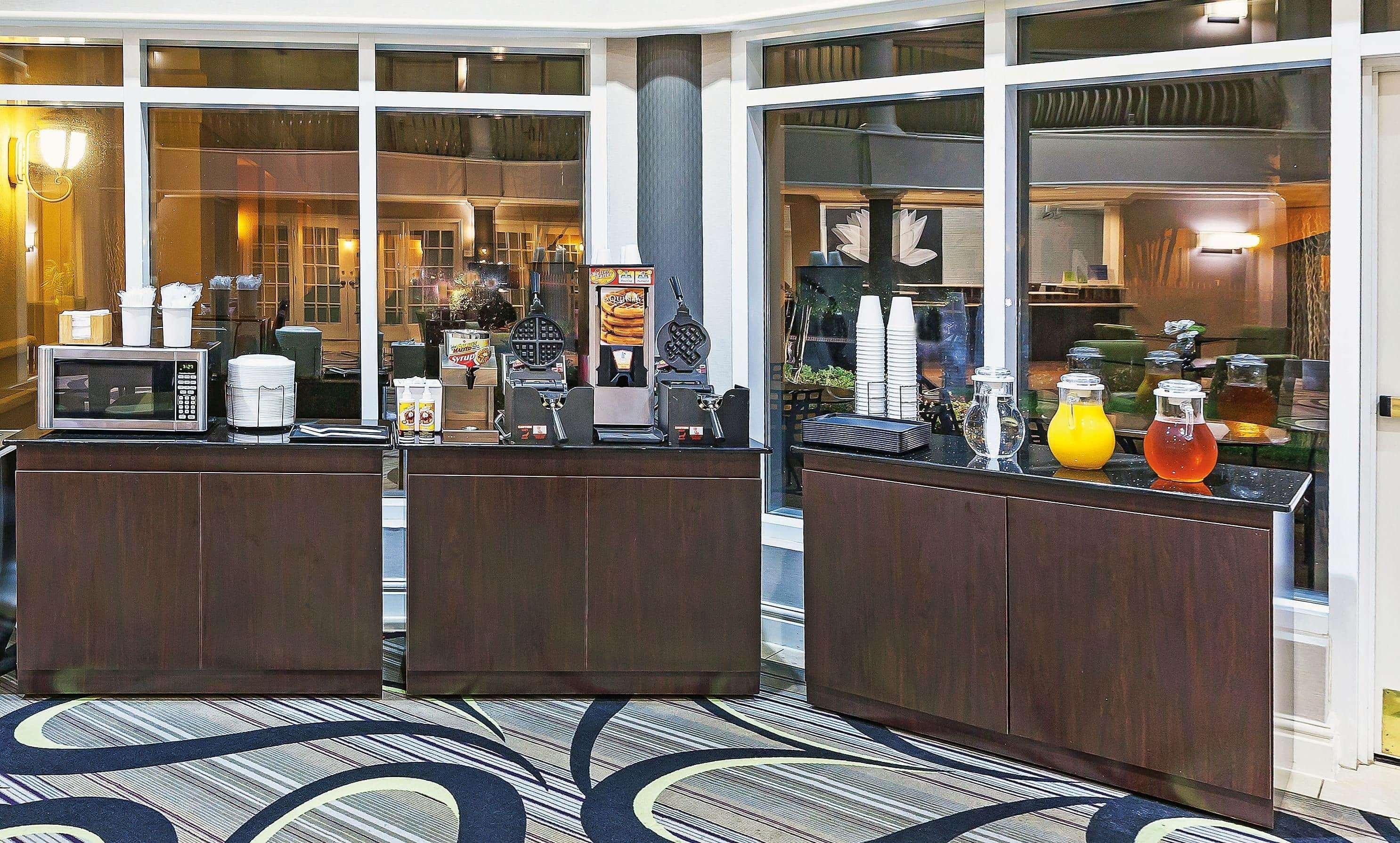 La Quinta By Wyndham Dallas - Addison Galleria Luaran gambar