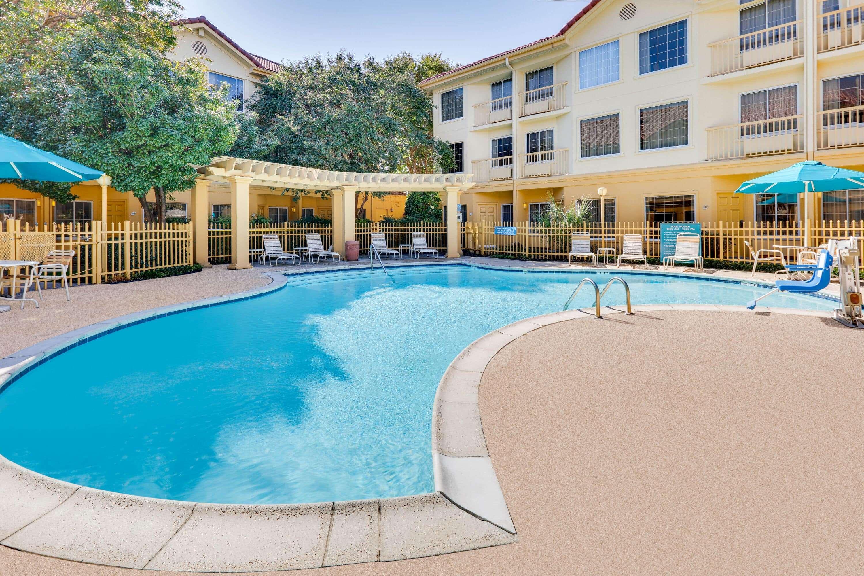 La Quinta By Wyndham Dallas - Addison Galleria Luaran gambar