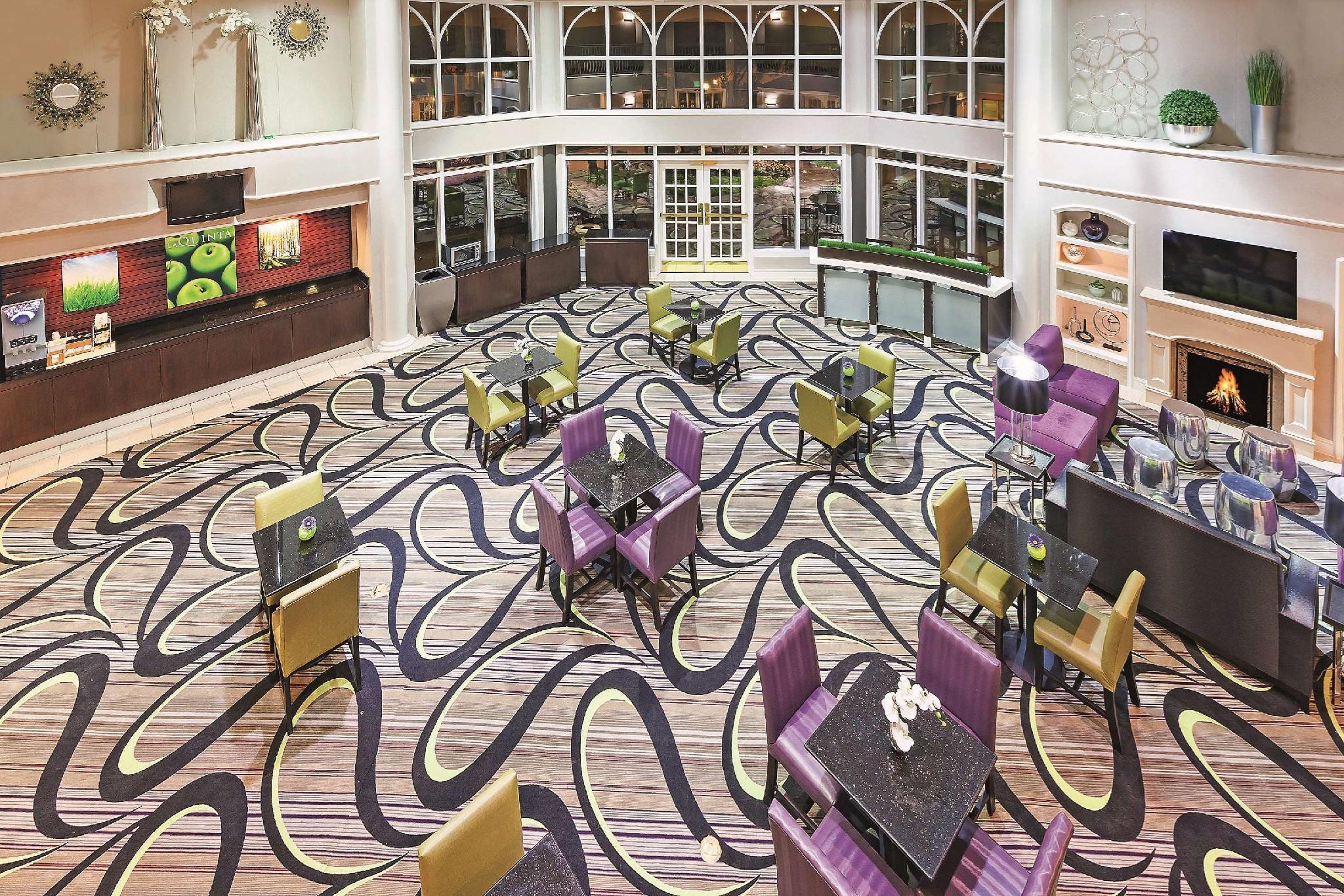 La Quinta By Wyndham Dallas - Addison Galleria Luaran gambar