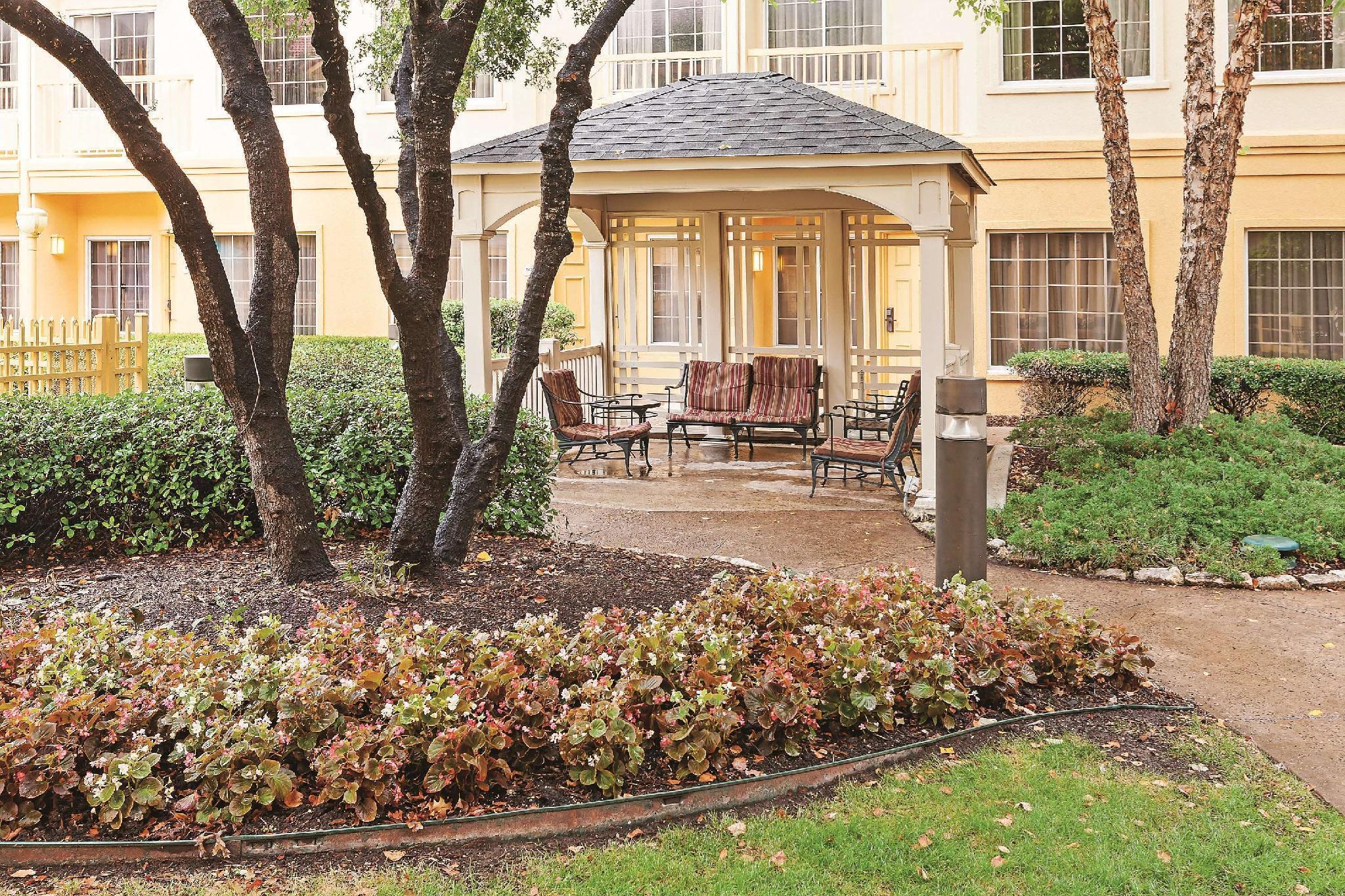La Quinta By Wyndham Dallas - Addison Galleria Luaran gambar