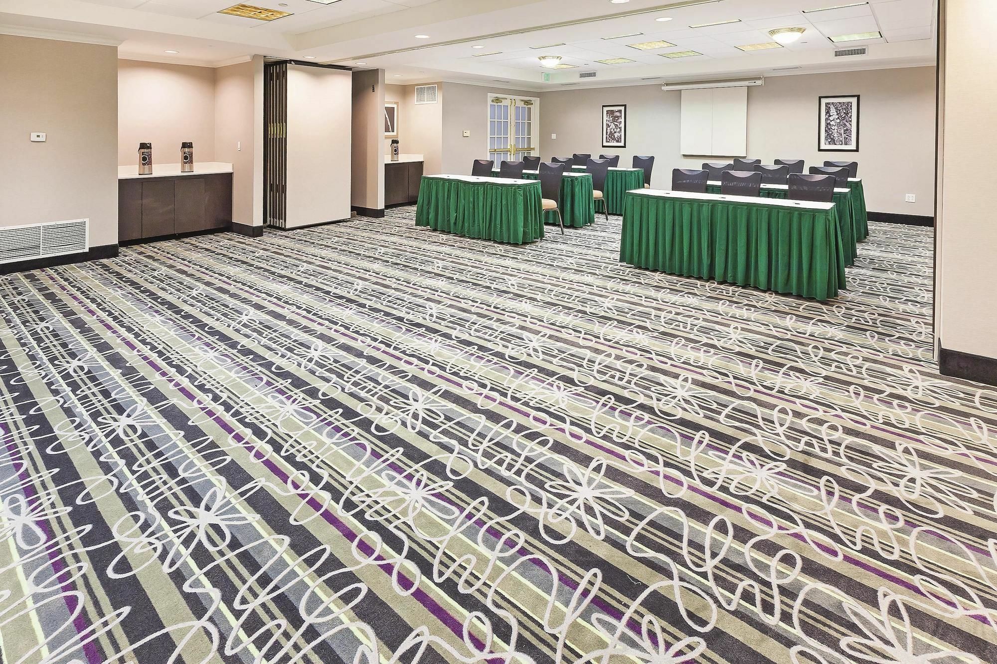 La Quinta By Wyndham Dallas - Addison Galleria Luaran gambar