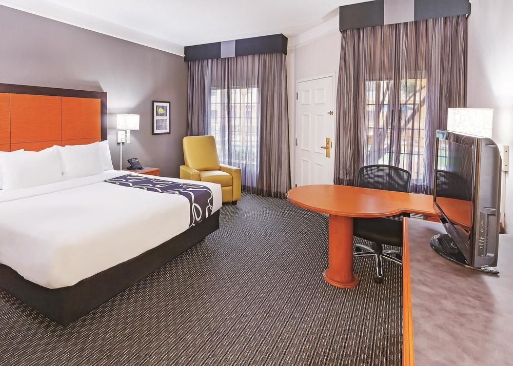La Quinta By Wyndham Dallas - Addison Galleria Luaran gambar